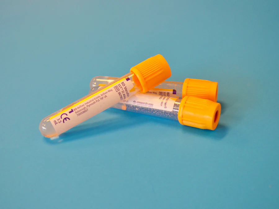 Estradiol testi için örnek alma malzemelerini temsil eden laboratuvar tüpleri