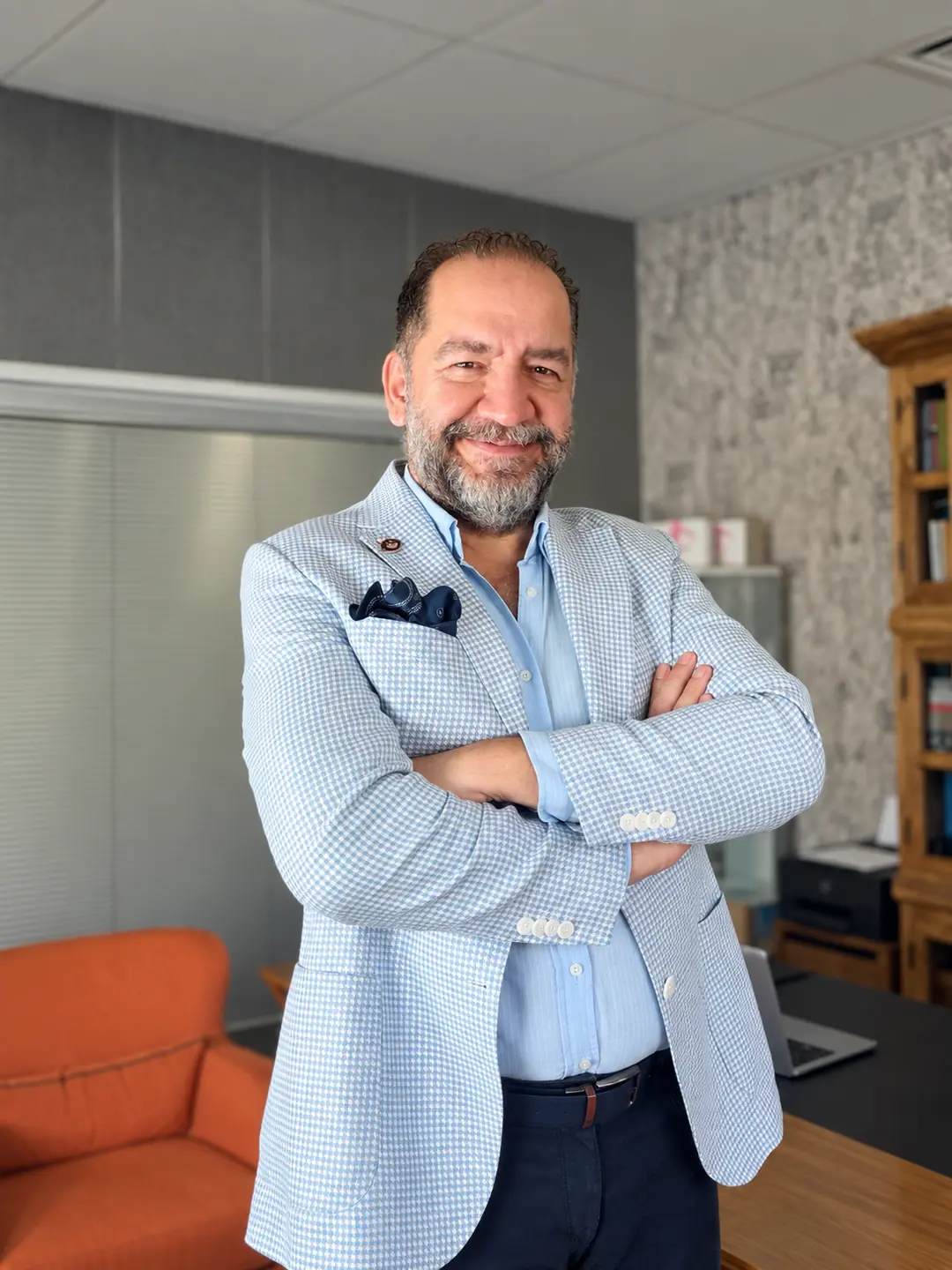 Op. Dr. Alparslan Demir’in Şişli muayenehanesindeki portresi